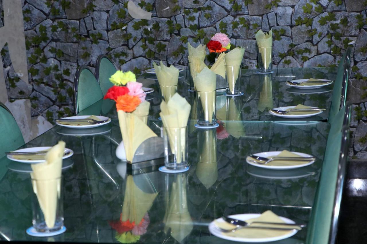 Gadadhar Resort Puri Buitenkant foto